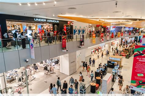 vivocity stores.